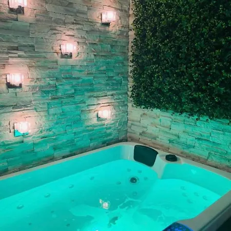 Apartment By Neptune - Rustique Jacuzzi *