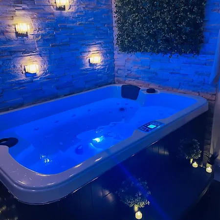 Lägenhet By Neptune - Rustique Jacuzzi *
